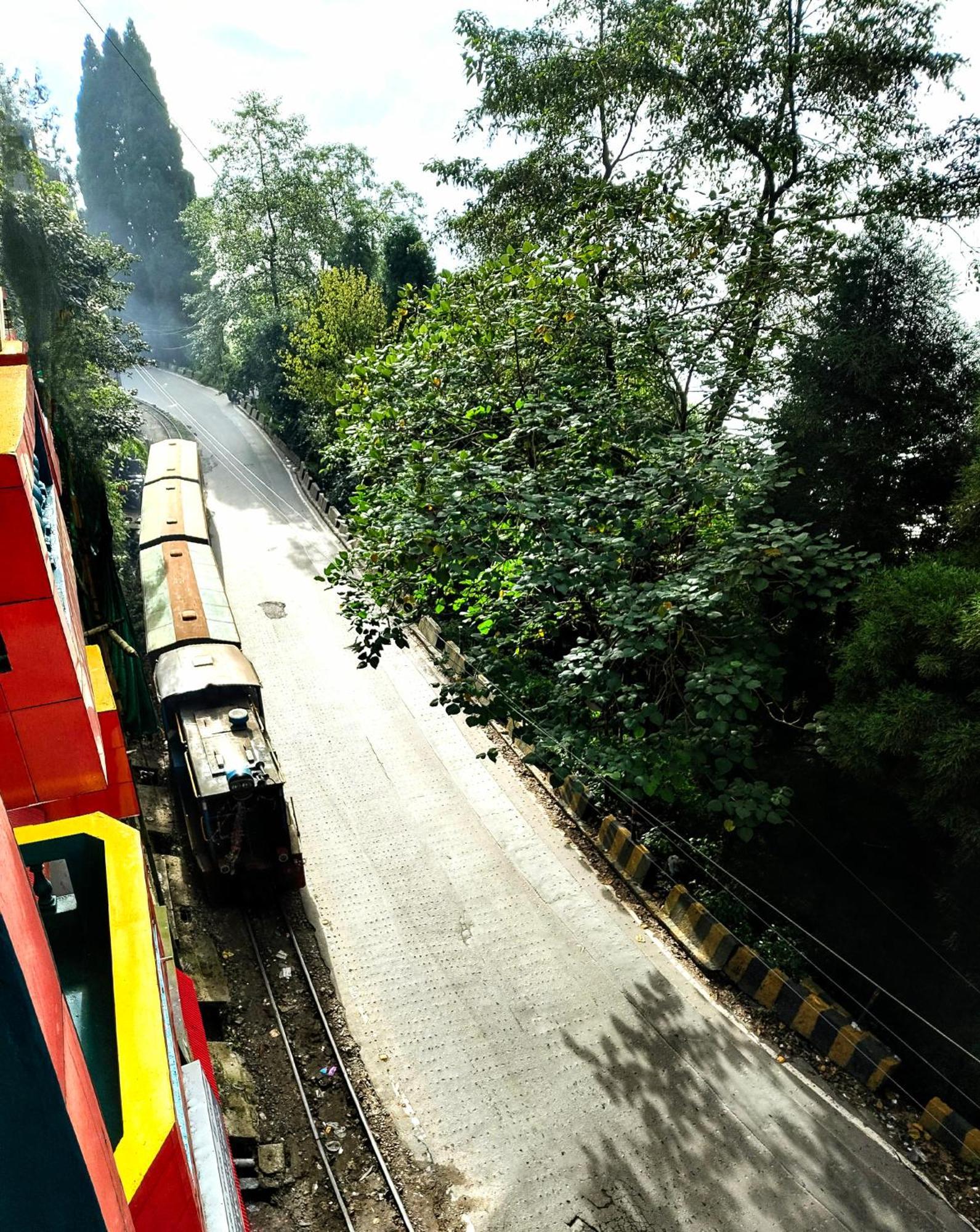 Hidden Monkey Backpackers Darjeeling, Batasia Darjeeling  Extérieur photo